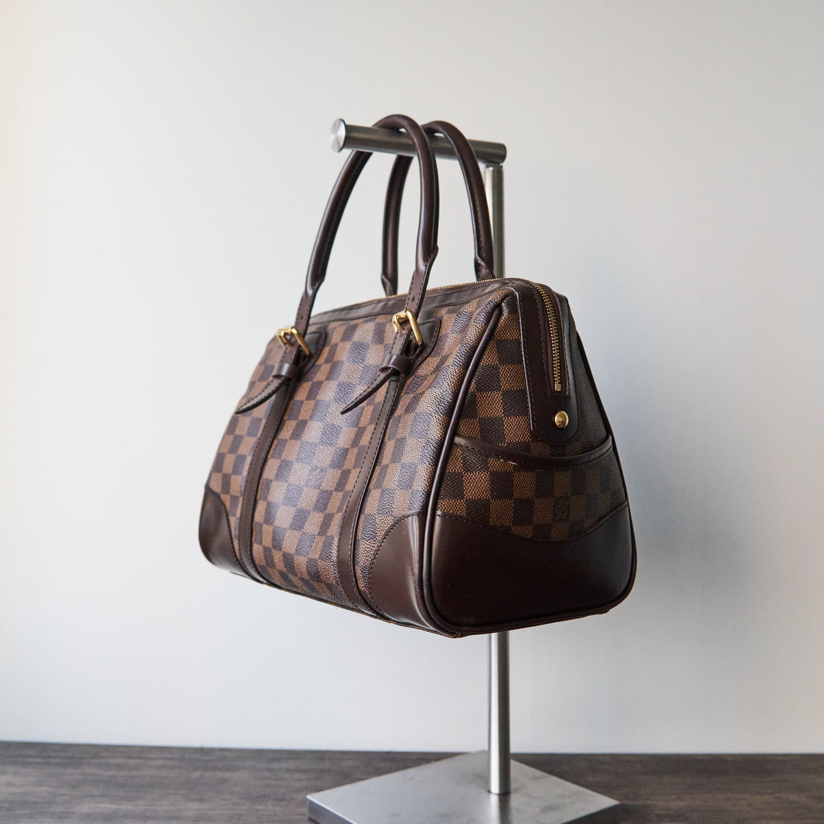 Loved Louis Vuitton Berkeley Hand Bag Damier