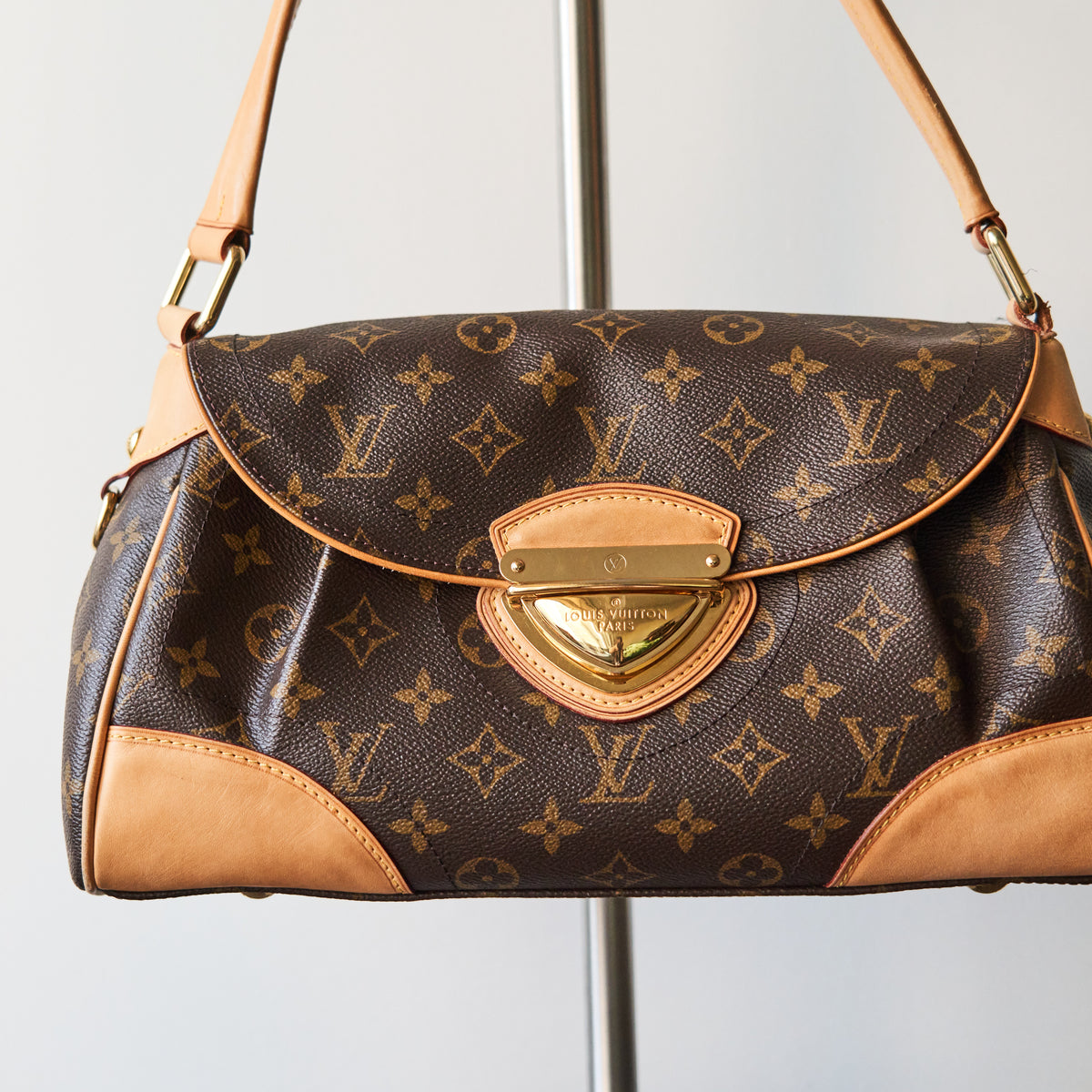 Louis Vuitton Monogram Beverly Handbag MM