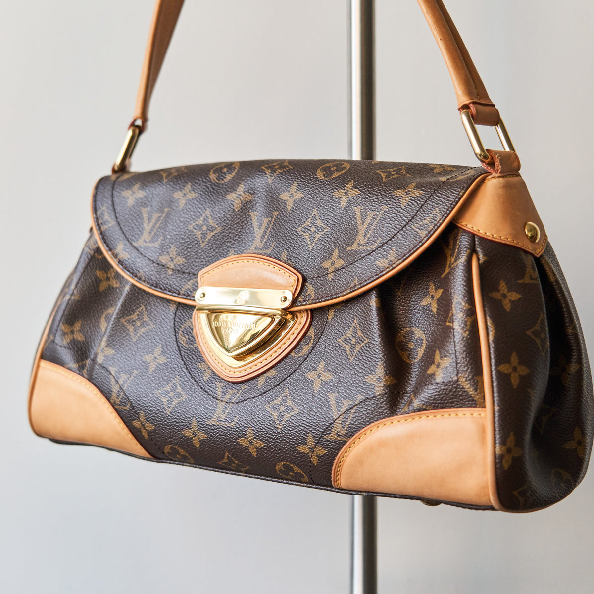Louis Vuitton Monogram Beverly Handbag MM